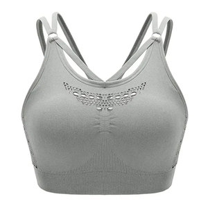 Sujetador deportivo gris para mujer con tirantes cruzados, diseño de malla hueca, cuello cuadrado, soporte alto, sin aros, sin costuras, cintura alta, para yoga - Product Image 5