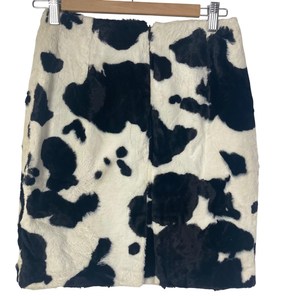 Falda de Cuero Genuino Personalizada de Alta Calidad para Mujer, con Pelo de Vaca, para la Temporada de Invierno - Product Image 3