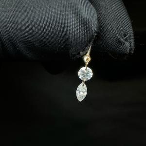 Piercing Helix Contemporáneo de Oro de 10K con Doble Diamante y Colgantes de Corte Marquise y Redondo - Product Image 1