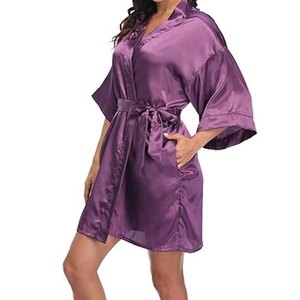 Al por mayor: Albornoces de satén de poliéster lisos para mujer, tipo kimono, para novias, damas de honor, fiestas de boda, playa y ropa de dormir, con cuello en V y transpirables. - Product Image 3