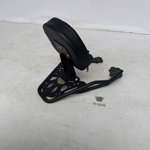 Accesorios para Motocicletas M-Biker, Placa Protectora con Respaldo para Pasajero para Yamaha MT-15, Acero con Recubrimiento en Polvo, Diseño Clásico - Product Image 4