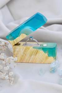 Boîte à bijoux de luxe en bois et époxy, petit emballage cadeau, boîte à bague en bois pour fiançailles et mariage, taille personnalisée au meilleur prix - Product Image 4