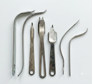 Kit de 41 Piezas de Instrumentos Quirúrgicos ENT con Componentes Reutilizables y Esterilizables de Acero Inoxidable - Product Image 1
