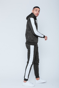 Ensemble de survêtement pour homme, noir, à capuche, sweat-shirt et pantalon de jogging, couleur unie, respirant, en polyester, pour l'automne - Product Image 4