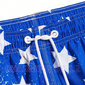 Shorts de sport décontractés pour hommes, taille élastique, motif floral, confortables, 100 % polyester, avec cordon de serrage, pour le basketball et la course à pied - Product Image 3