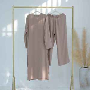 Abaya Moderna Informal de Manga Larga con Cuello Barco y Largo hasta el Suelo para Mujeres Musulmanas, Elegante, Estilo Dubái, Islámica, Transpirable y de Secado Rápido - Product Image 3