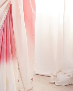 Sari de Diseño KV en Papel de Seda Rosa con Adornos y Blusa sin Coser - Product Image 6