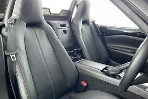 MINT 2024 MX-5 1.5 EXCLUSIVE-LINE ROADSTER - Product Image 3