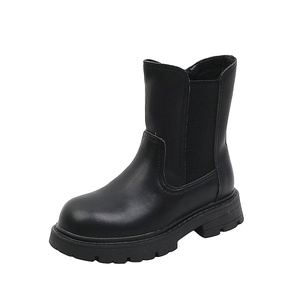Botas Escolares Formales para Niños de Diseño Personalizado, Cuero Sintético Charolado, Impermeables, Fáciles de Limpiar - Product Image 1