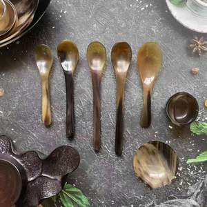 ช้อนทำจากเขาควายธรรมชาติแบบใหม่ไม่เหมือนใคร ทนทาน เป็นมิตรกับสิ่งแวดล้อม รับทำโลโก้และออกแบบตามสั่ง สำหรับใช้ในบ้าน โรงแรม ร้านอาหาร - Product Image 2