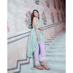 Ensemble Kurta sans manches en crêpe vert émeraude XS respirant - Product Image 2