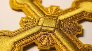 Badge Croix Maçonnique Brodé à la Main en Fil Métallique Doré, Accessoires de Régalia Personnalisés, Écusson pour Blazers, Vente en Gros - Product Image 4