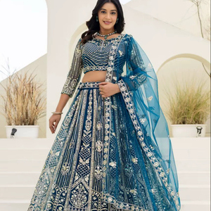 Broderie complexe, couleurs riches, artisanat intemporel, matière en filet papillon, lehenga choli traditionnel recyclé pour femmes - Product Image 1