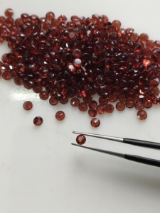 Granat rouge naturel 3,25 mm, taille brillant ronde, meilleure qualité, pierre précieuse en vrac pour la fabrication de bijoux - Product Image 1