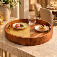 Plateau de service rond en bois naturel émaillé |   Plateau de table décoratif à accents dorés avec poignées découpées, ensemble de service pour la maison et la cuisine, idéal comme cadeau