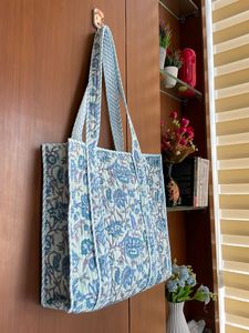 Sac fourre-tout en coton matelassé fait main, patchwork, imprimé au bloc, pour l'été et l'automne, idéal pour les voyages et le shopping, avec fermeture éclair, cadeau personnalisé pour elle - Product Image 2