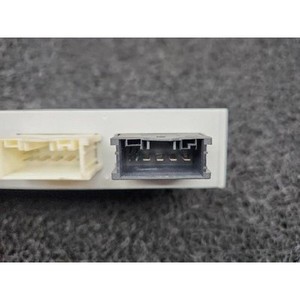 ECU และโมดูลคอมพิวเตอร์มือสองสำหรับรถยนต์ซีรีส์ 5 รุ่น 61357284597 - Product Image 6