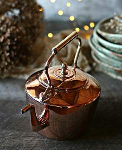 Bouilloire à thé classique en cuivre, d'inspiration vintage, pour les amateurs de thé à la maison, élégante, avec une construction thermiquement efficace pour un service optimal. - Product Image 6