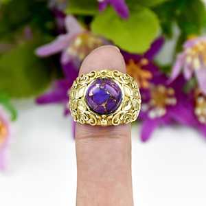 Anillo de Diseño en Plata de Ley 925 con Baño de Oro Vermeil de 18K, Estilo Floral, Hecho a Mano, con Turquesa Púrpura de Corte Ovalado en Engaste de Bisel - Product Image 1