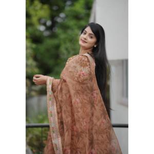 Sari en soie brodé par des artisans, magnifique travail de broderie multicolore pour les mariages - Product Image 6