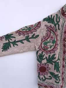 Chaqueta Unisex Acolchada de Algodón TNT Suzani Hecha a Mano con Cuello Alto y Bordado Floral, Estilo Bohemio Hippie, para Invierno y Verano - Product Image 2