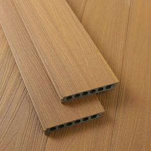 Tarimas de Exterior Modernas y Resistentes, de Material Compuesto Liso, Ecológicas, Encajables e Impermeables para Hoteles - Product Image 1