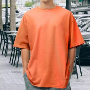 T-shirt décontracté d'été pour homme, personnalisé avec logo brodé, en coton peigné 150g, à manches courtes, col ample, imprimé, respirant - Product Image 3