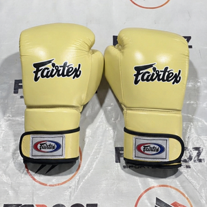 ถุงมือชกมวยหนังวัวแท้สีเหลืองอ่อน Fairtex ขายดี ปรับแต่งได้ สำหรับคิกบ็อกซิ่ง MMA และการฝึกซ้อม - Product Image 1