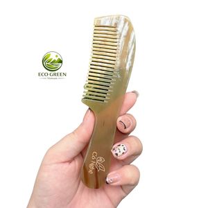 Peine de Cuerno Natural de Alta Calidad con Dientes Suaves para Desenredar el Cabello y Masajear el Cuero Cabelludo - Product Image 4