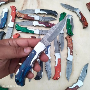 มีดพับดามัสกัสแบบกำหนดเองของ OEM มีดพกทำมือ EDC มีดพับสำหรับล่าสัตว์ ตั้งแคมป์ เอาตัวรอด พร้อมปลอกหนัง ขายส่ง - Product Image 6