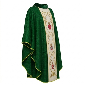 Casulla de Terciopelo Verde con Bordado del Sagrado Corazón, Vestimenta Sacerdotal Católica Premium para Misa, Adoración y Ceremonias Religiosas - Product Image 5
