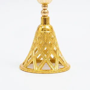Élégant Toran de porte à fleurs jaunes avec des chaînes de perles et des détails dorés pour la décoration de mariage, festive, de la maison et traditionnelle - Product Image 2