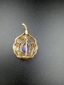 Broche de doble capa morado con diseño de hojas de metal plateado y capas de oro, broche de joyería artesanal de alta gama, ideal para regalo. - Product Image 6
