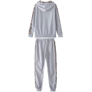 Nouveau survêtement pour femme, coupe classique, style streetwear et sportswear, avec logo personnalisé, imprimé, bandes de couleur unie, tendance mondiale 2026 - Product Image 3
