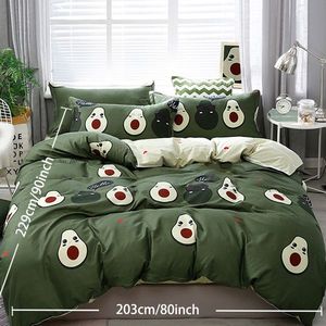 Set Copripiumino Ultra Morbido 3 Pezzi Misura Queen con Simpatico Motivo Avocado Verde, Biancheria da Letto per Adulti, Personalizzabile, Disponibile anche Misura Super King - Product Image 1