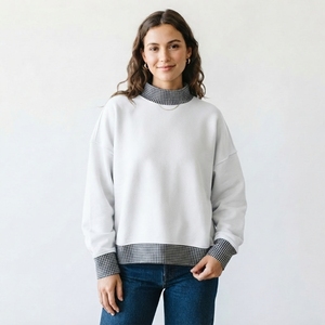 เสื้อสวมหัวคอเต่าทรงหลวมสำหรับผู้หญิง สไตล์ร่วมสมัย ใส่สบายสำหรับฤดูใบไม้ร่วงและฤดูหนาว พร้อมบริการพิมพ์โลโก้ตามสั่ง - Product Image 1