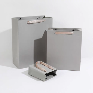 Conception de logo personnalisé, emballage de sacs en papier de luxe, sac cadeau, sac en papier pour les achats avec poignée en ruban pour entreprises - Product Image 4