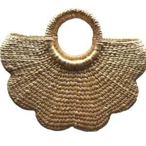 กระเป๋าผักตบชวาทำมือ - ลายดอกไม้ถักทอ - Product Image 2
