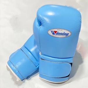 Gants de boxe d'entraînement en cuir faits main avec fermeture Velcro, couleur bleu ciel, pour sparring, vente directe usine - Product Image 1