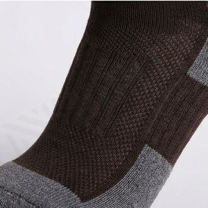 ถุงเท้าขนแกะเมอริโน ป้องกันกลิ่นอับ สำหรับกีฬา โลโก้สั่งทำได้ เหมาะสำหรับเดินป่า กิจกรรมกลางแจ้ง ระบายอากาศได้ดี ทนทาน ป้องกันกลิ่น  สีสันปรับแต่งได้ - Product Image 5