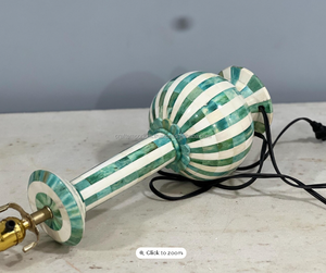 Sculpture Artisanale Moderne avec Couleur Personnalisable et Tailles à Prix 54x33cm - Product Image 5