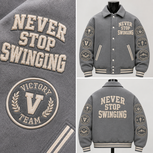 Chaqueta Varsity Gris Sólida para Hombre KP International con Parches Bordados Never Stop Swinging, Estilo Preppy, Corte Regular, Ropa de Invierno - Product Image 3
