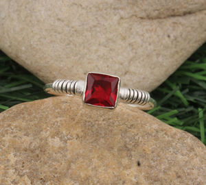 Bague en argent sterling 925 avec grenat rouge naturel pour femme, pierre précieuse ronde taille brillant, cadeau de mariage, fiançailles, anniversaire - Product Image 1