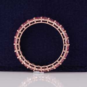 แหวนแต่งงานเพชรชมพูเพาะเลี้ยงในห้องปฏิบัติการ น้ำหนักรวม 1.40 กะรัต - ทองคำชมพู 10K - Product Image 3