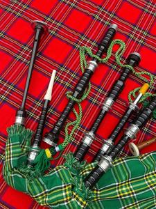 โอเบ็กซ่า เกรท ไฮแลนด์ ไอริช ทาร์ทัน แบ็กไปป์  ตกแต่งด้วยเงินขัดเงา  ไม้โรสวูดสีดำ  พร้อมบริการพิมพ์โลโก้ตามสั่ง  บรรจุในกล่องไม้ - Product Image 2