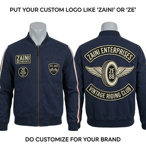 Chaqueta Bomber Premium de Sarga de Algodón de 320 GSM, Color Azul Marino, con Rayas en las Mangas en Contraste, Parche de Chenilla Bordado, Logotipo Personalizado - Product Image 1