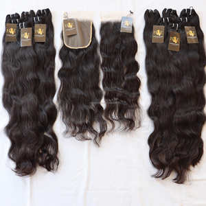 Tissage en lot naturel vierge bouclé indien avec fermeture en dentelle, Extensions de cheveux à cuticules alignées - Product Image 1