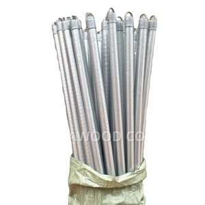 Máquina para hacer palos de escoba de madera de Vietnam con madera de eucalipto y cerdas suaves, diseño portátil para limpieza del hogar - Product Image 1