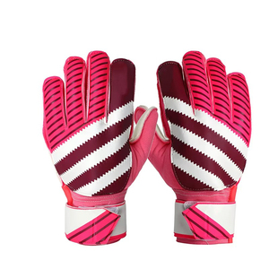 ถุงมือผู้รักษาประตูแบบมืออาชีพ ดีไซน์ใหม่ พร้อมการพิมพ์แบบซับลิเมชั่นสำหรับผู้รักษาประตู - Product Image 4