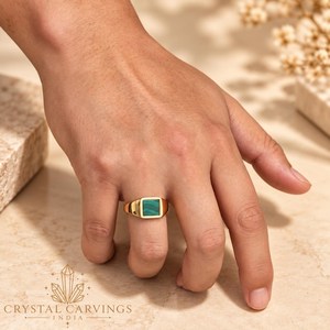 Bague signet en malachite naturelle, pierre précieuse carrée verte, bague unisexe, bague statement, bijoux en argent sterling plaqué or sur mesure - Product Image 4